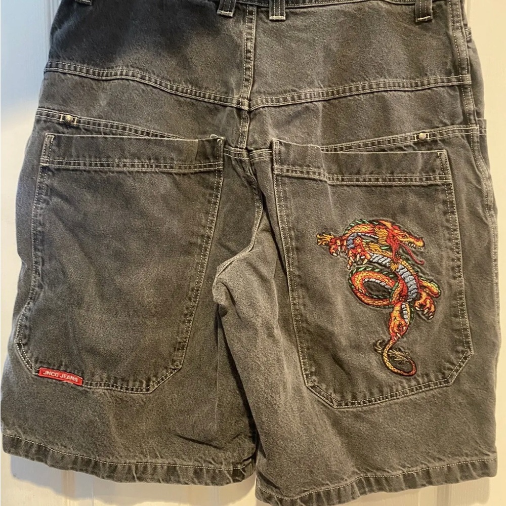 Vintage JNCO Jeans Skater Dragon Pocket Shorts Mens Size 40.